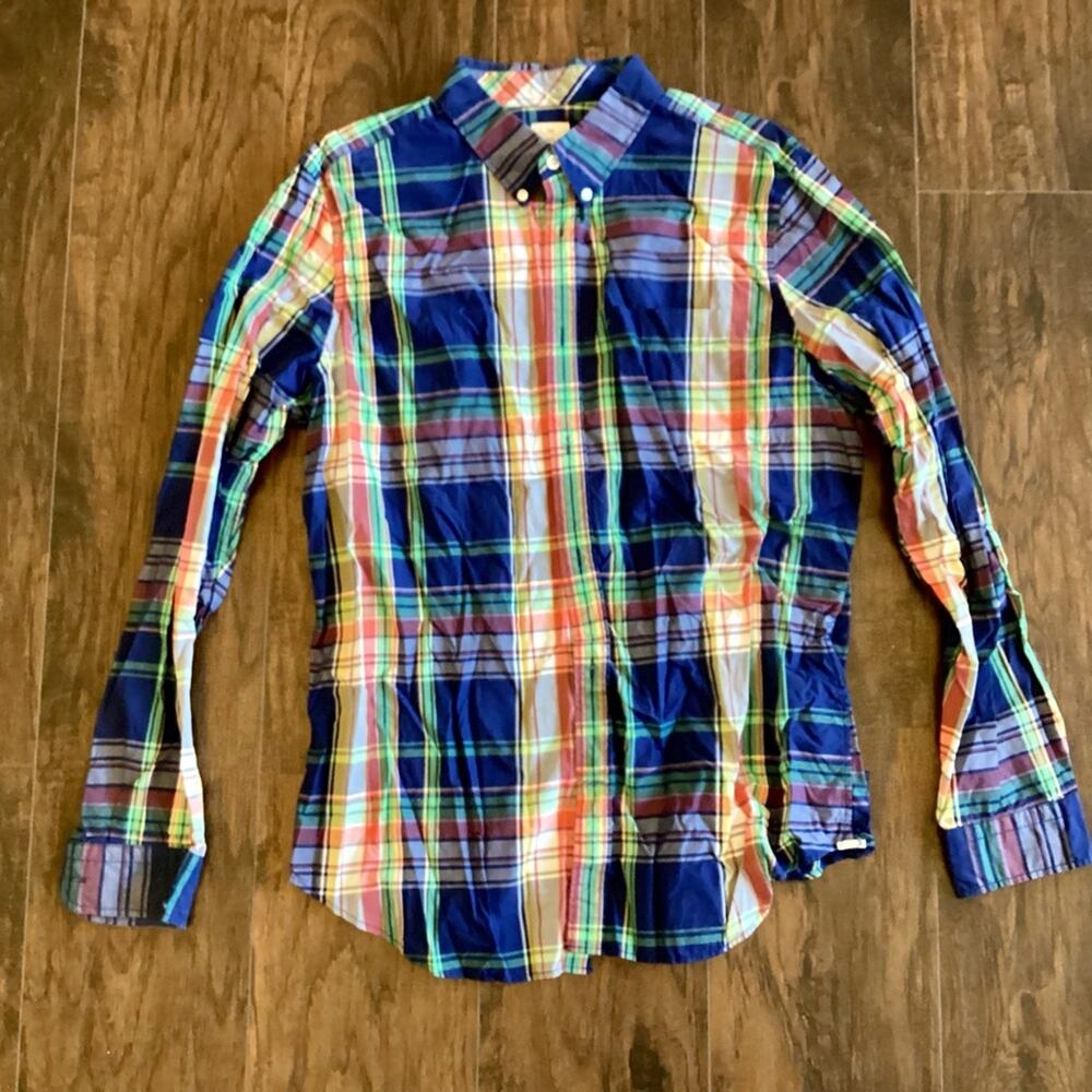 GAP Plaid Lived-In Button Down - Picture 2 of 6
